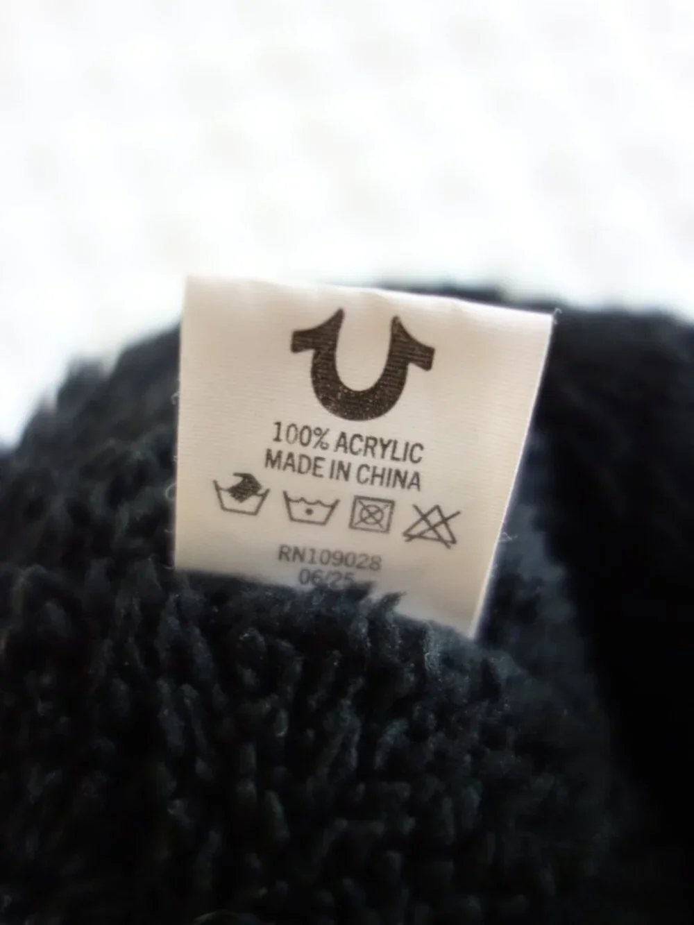 TRUE RELIGION Knit Beanie